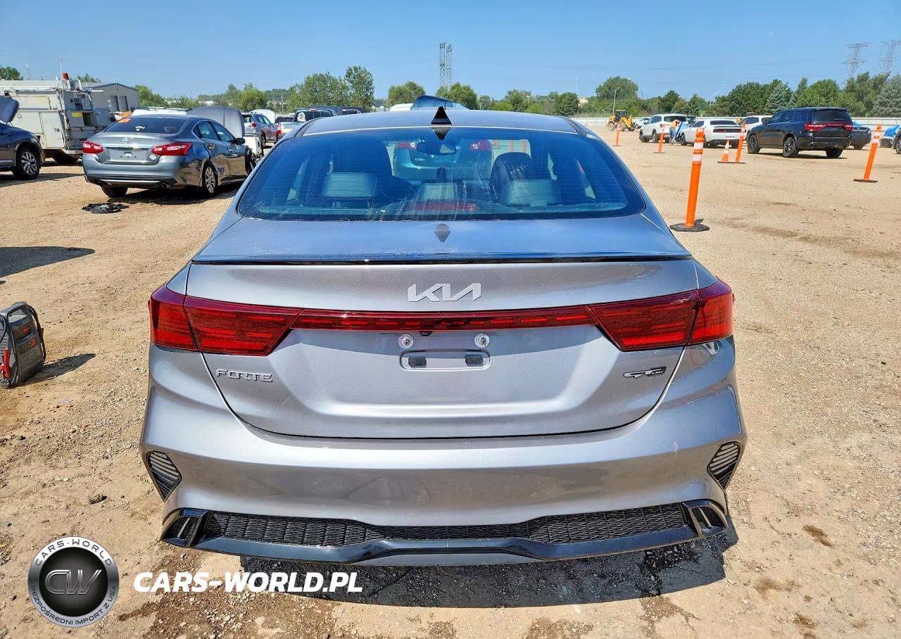 2023 Kia Forte Gt Line VIN:3KPF54ADXPE661511 - 6
