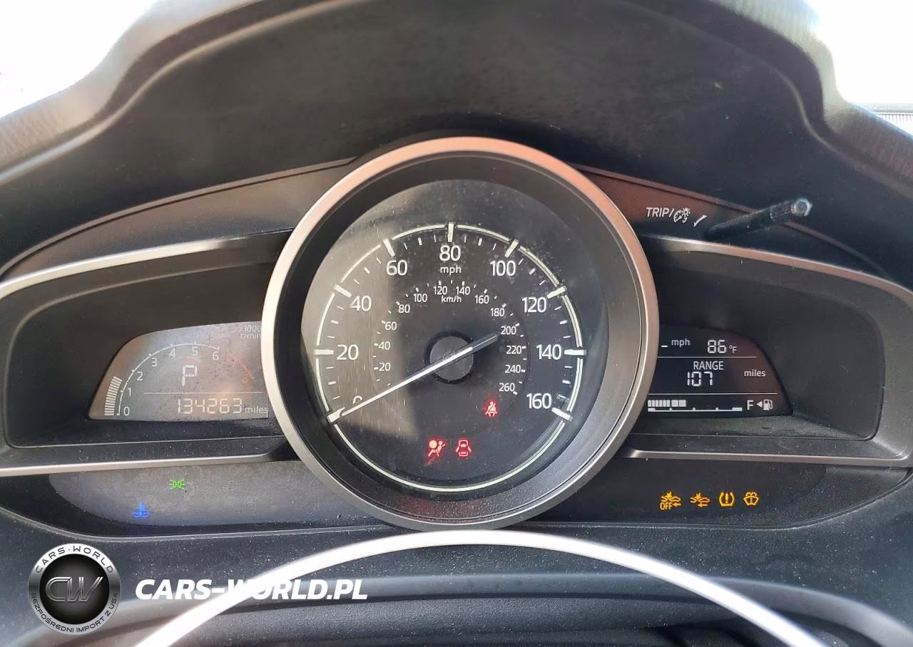 2018 Mazda 3 Touring VIN:3MZBN1V30JM252653 - 9