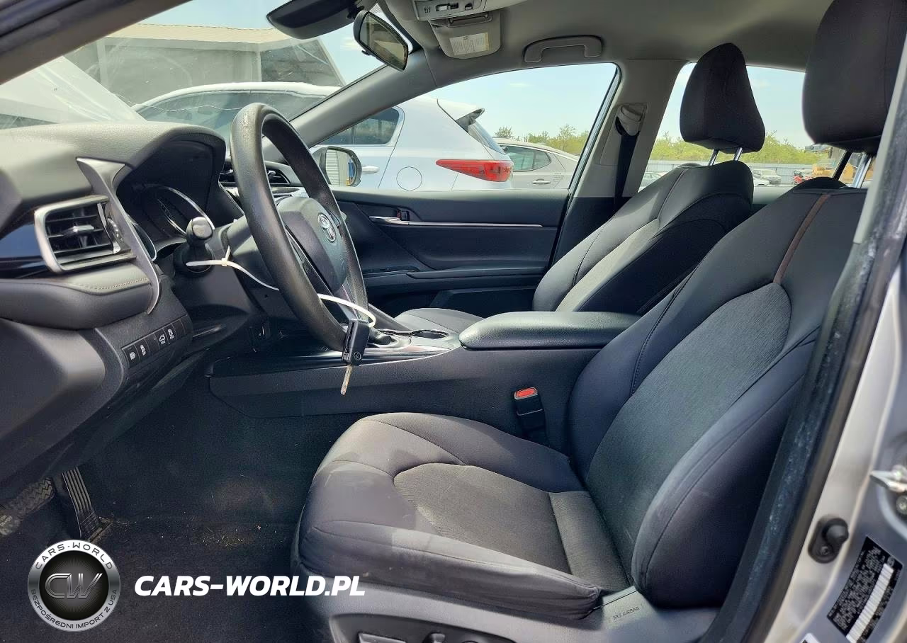 2020 Toyota Camry Le VIN:4T1C11AK0LU925371 - 7