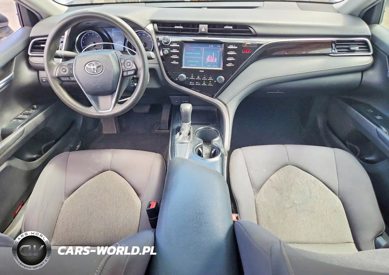 2020 Toyota Camry Le VIN:4T1C11AK0LU925371 - 8