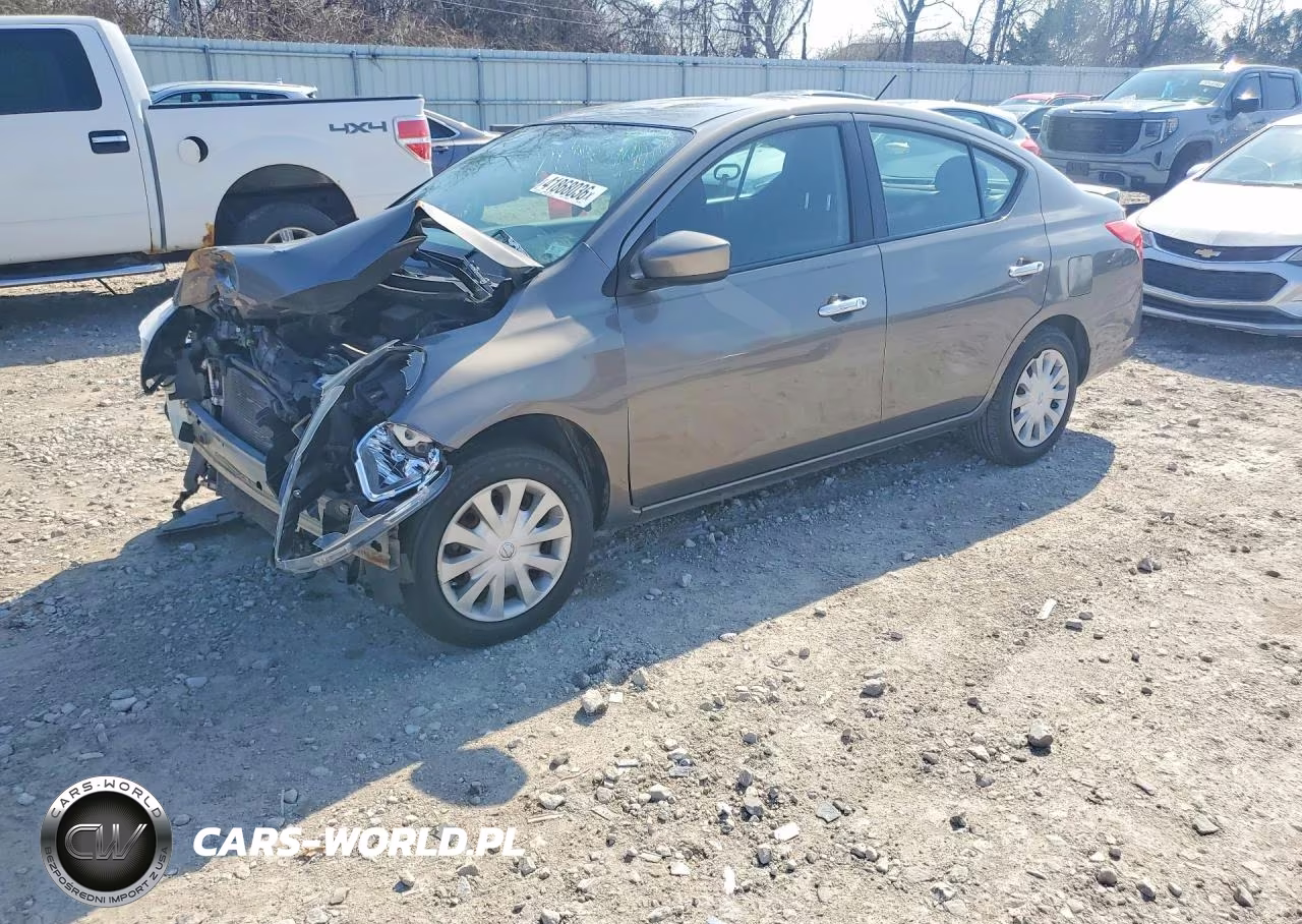 2016 Nissan Versa 1.6 Sv – zdjęcie 1 z 13