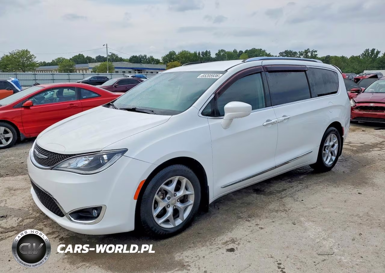2017 Chrysler Pacifica Touring L Plus