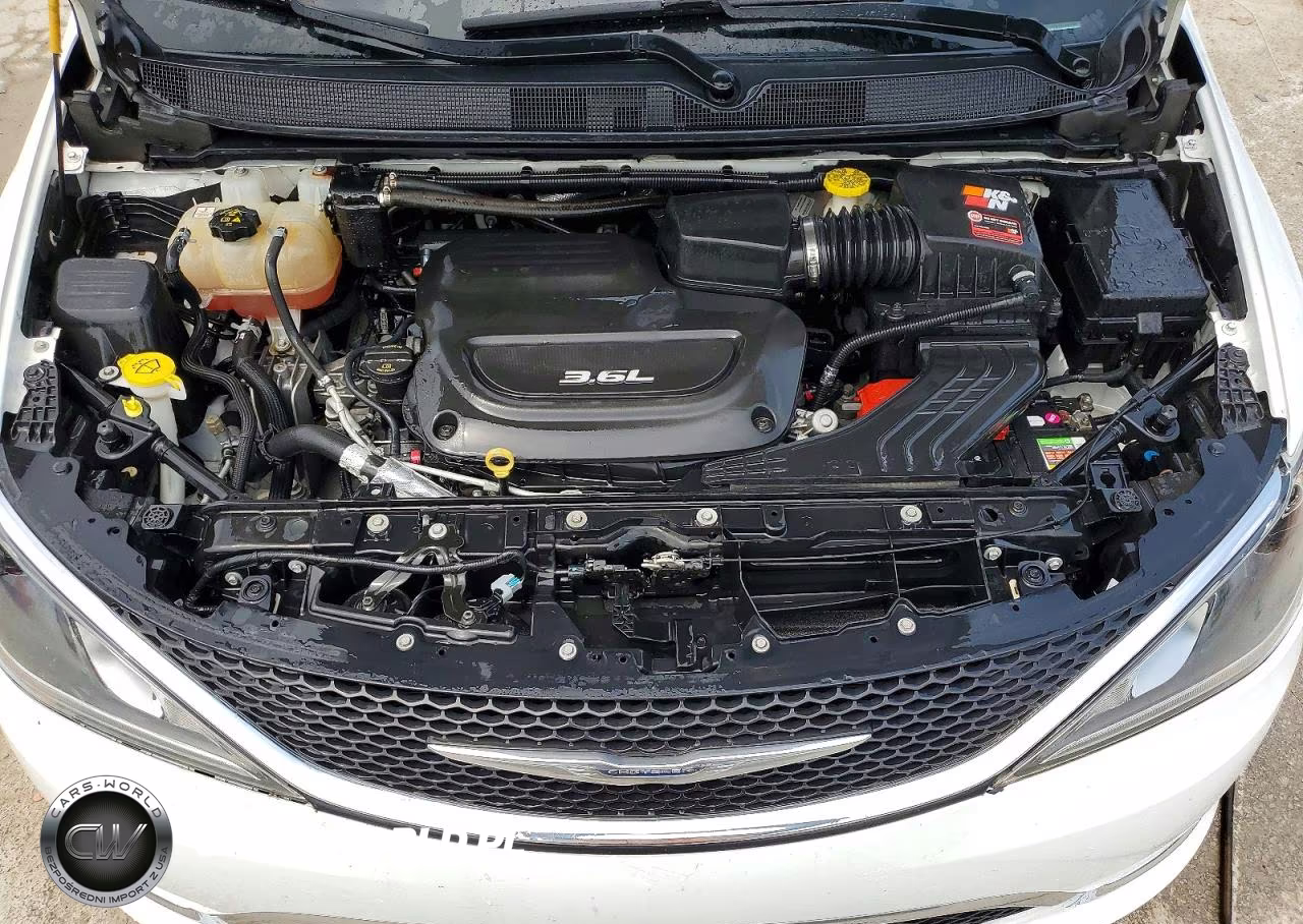 2017 Chrysler Pacifica Touring L Plus VIN:2C4RC1EG7HR507490 - 12