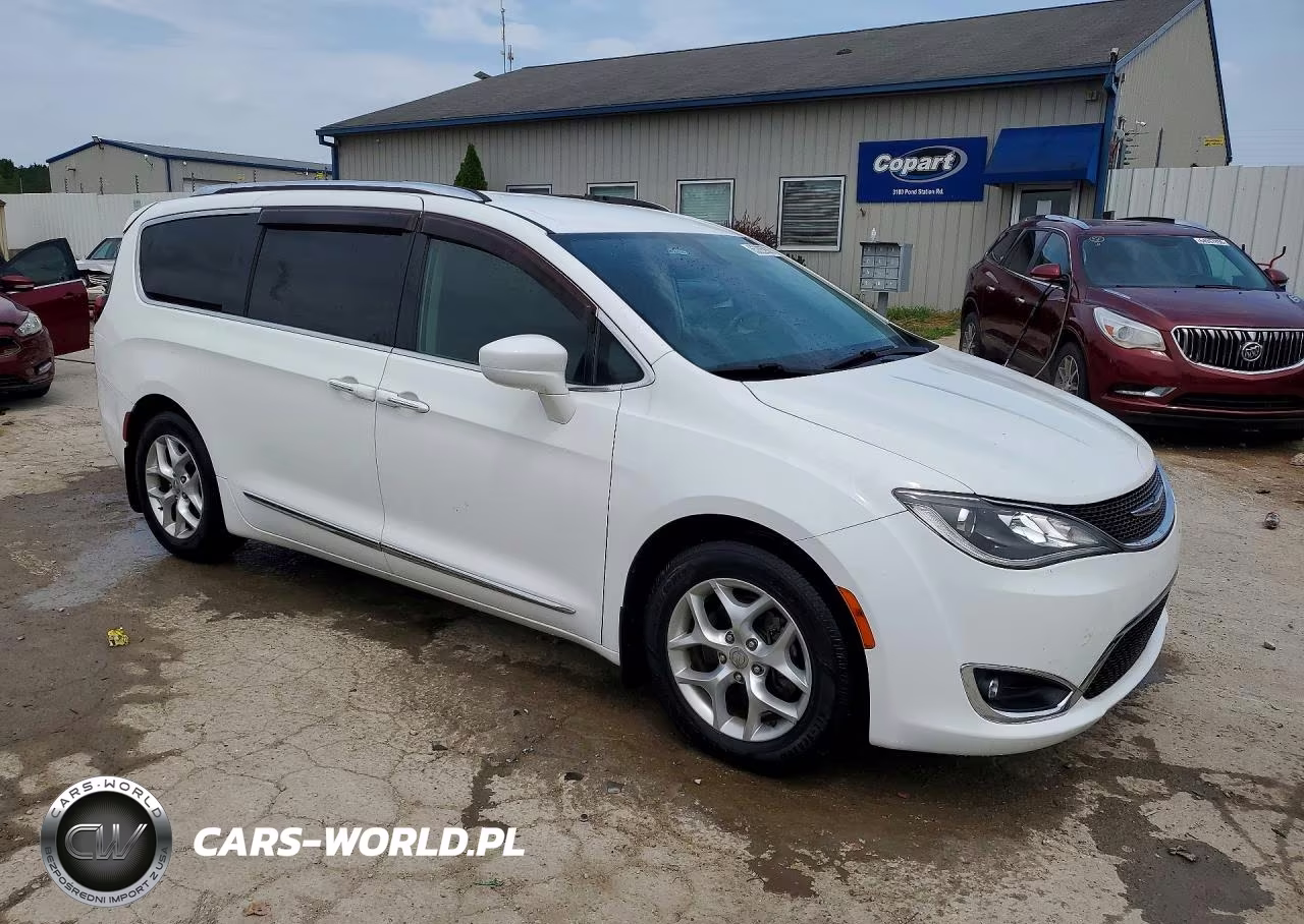 2017 Chrysler Pacifica Touring L Plus VIN:2C4RC1EG7HR507490 - 4