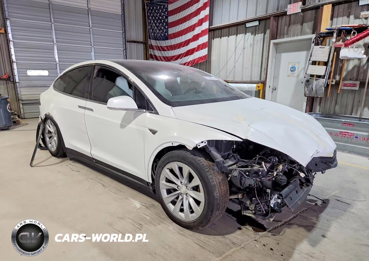 2016 Tesla Model X VIN:5YJXCBE49GF016562 - 4