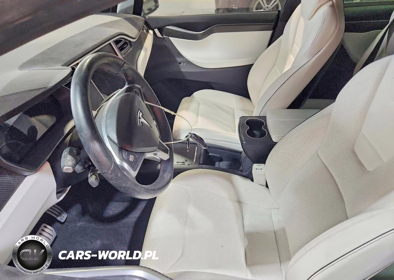 2016 Tesla Model X VIN:5YJXCBE49GF016562 - 7