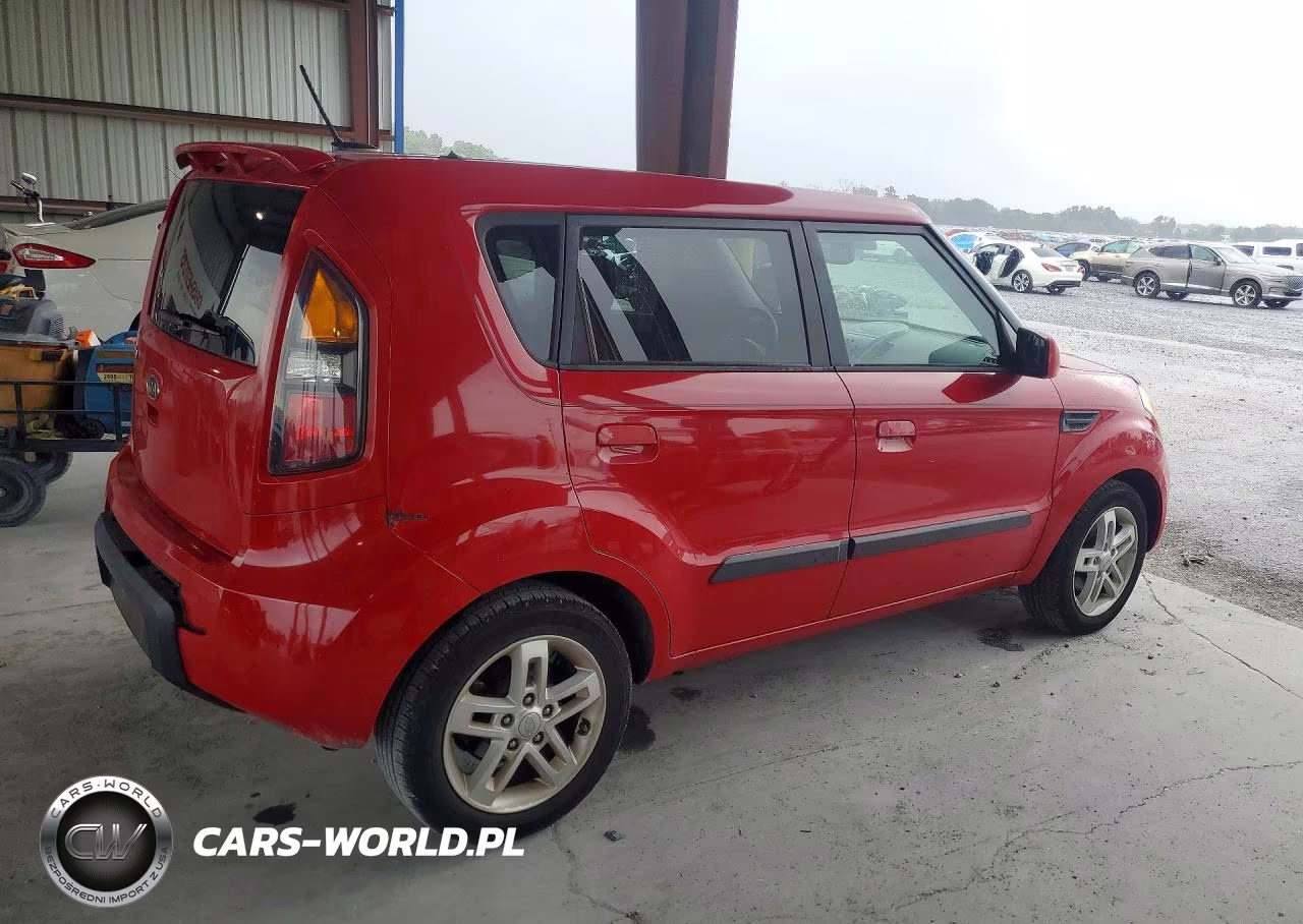 2010 Kia Soul + VIN:KNDJT2A28A7161647 - 3