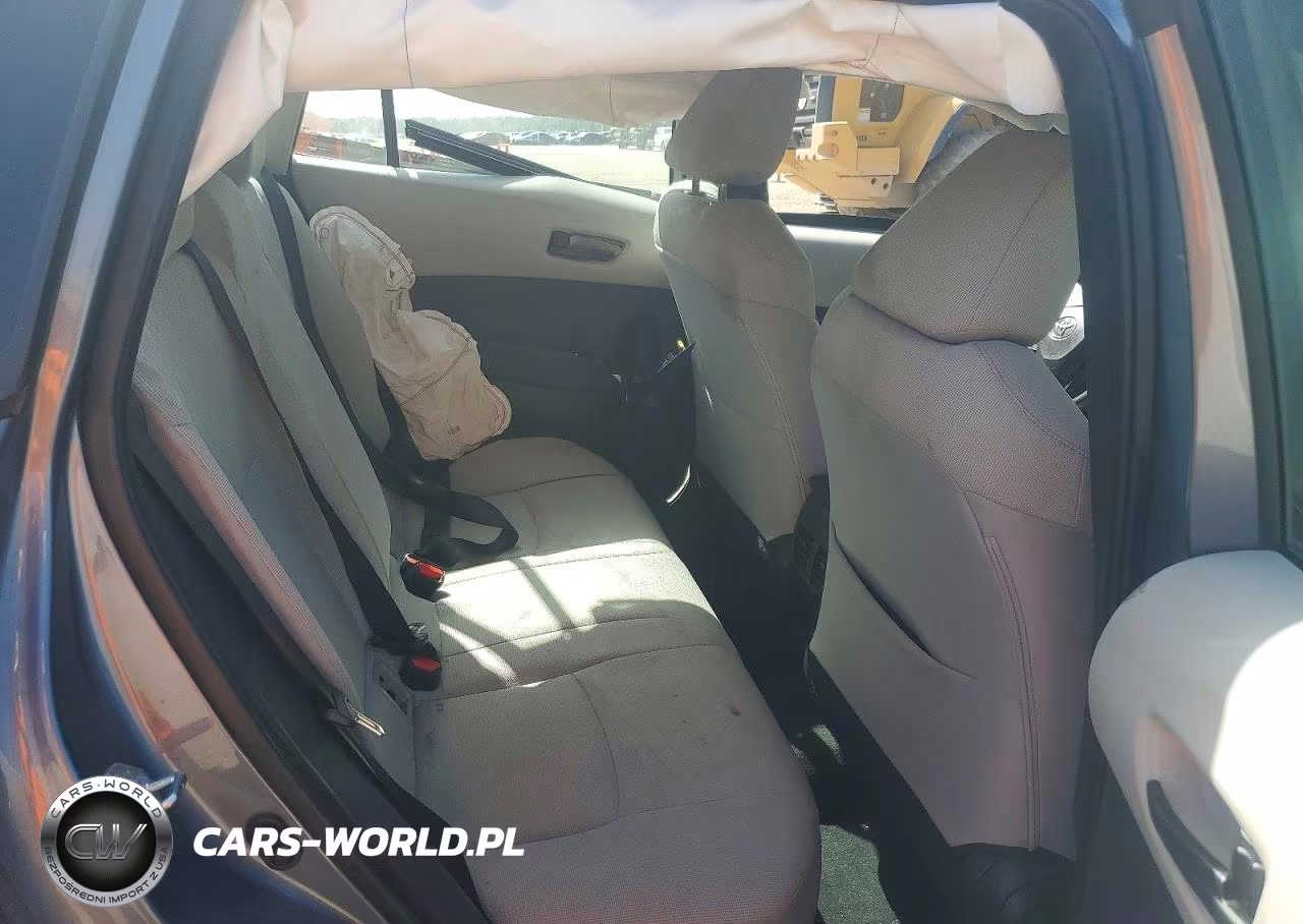 2025 Toyota Corolla Cross L VIN:7MUAAAAG8SV143562 - 10