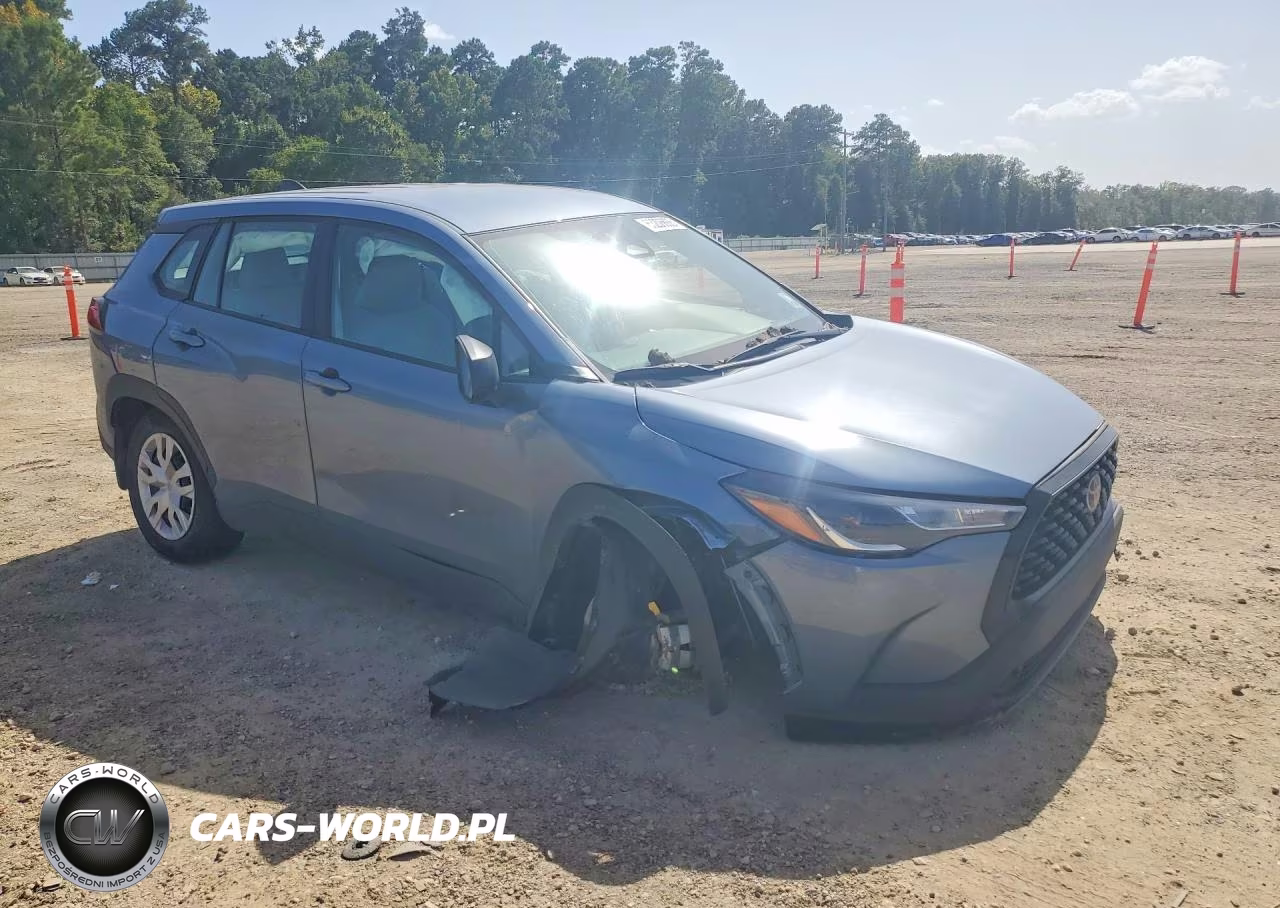 2025 Toyota Corolla Cross L VIN:7MUAAAAG8SV143562 - 4