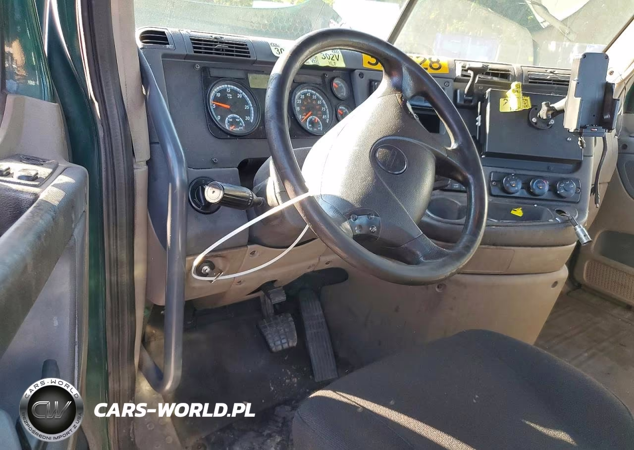 2018 Freightliner Cascadia 113 VIN:3AKBGADV2JSJL4456 - 8