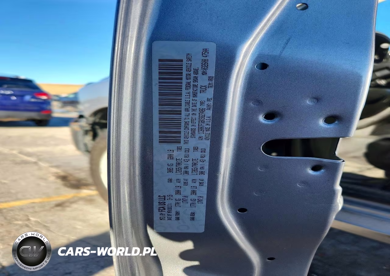 2019 Ram 1500 Classic Tradesman VIN:1C6RR7FG6KS627486 - 13