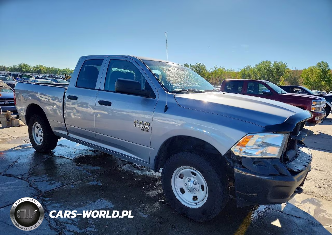 2019 Ram 1500 Classic Tradesman VIN:1C6RR7FG6KS627486 - 4