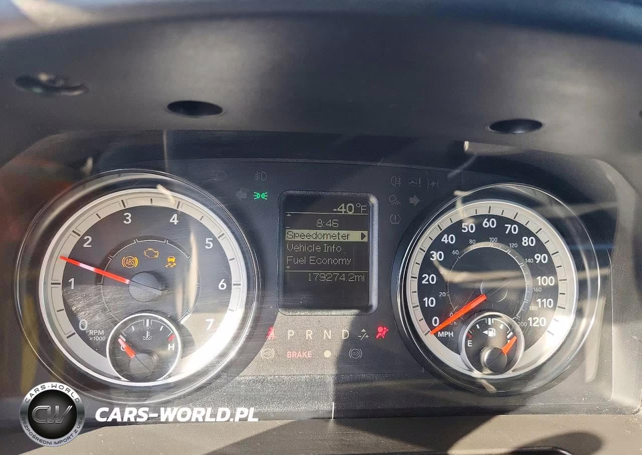 2019 Ram 1500 Classic Tradesman VIN:1C6RR7FG6KS627486 - 9