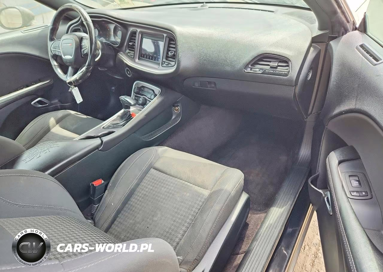 2019 Dodge Challenger Sxt VIN:2C3CDZAG4KH521839 - 8