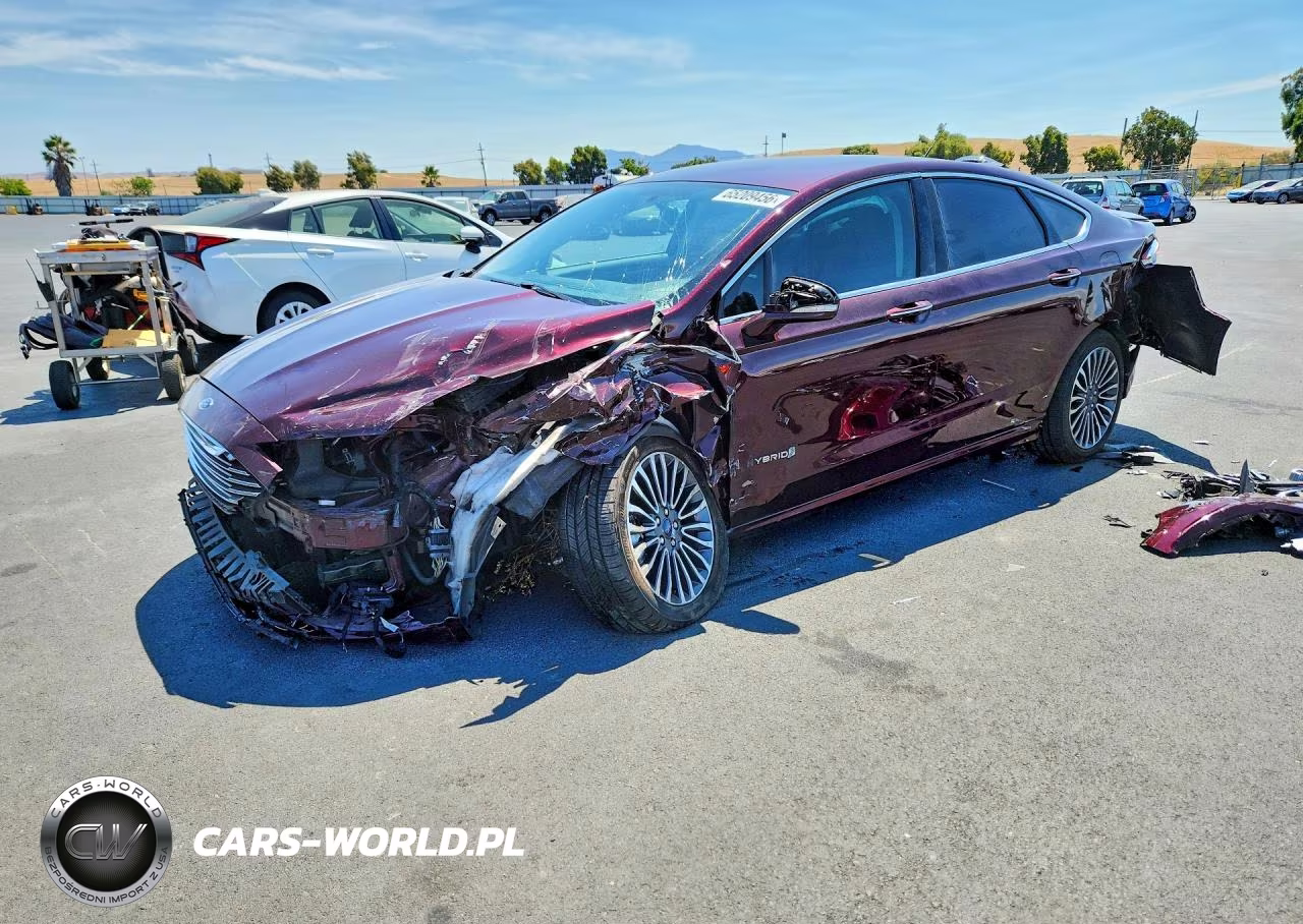 2017 Ford Fusion Titanium Hev – zdjęcie 1 z 13