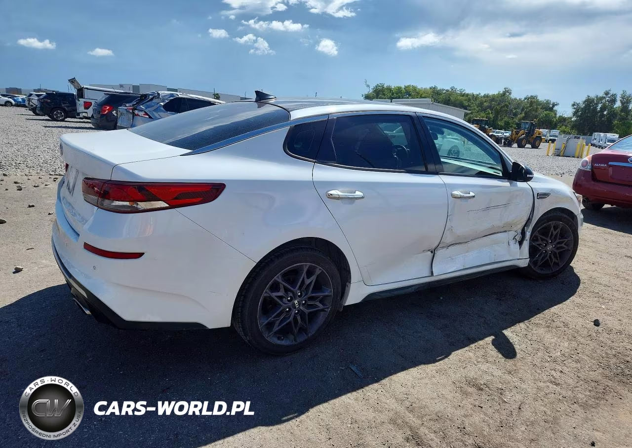 2020 Kia Optima Special Edition VIN:5XXGT4L30LG445439 - 3