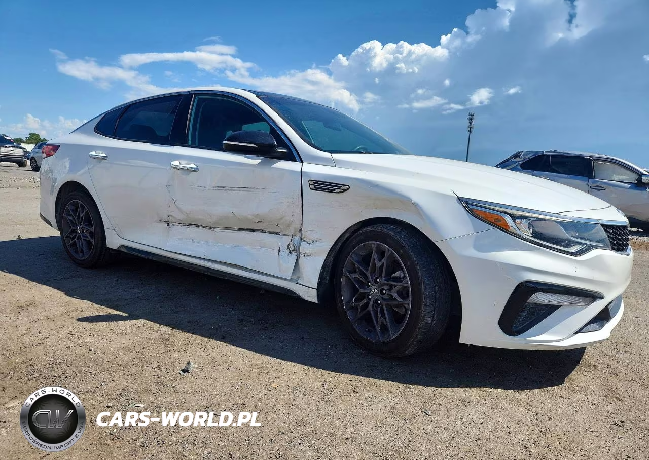 2020 Kia Optima Special Edition VIN:5XXGT4L30LG445439 - 4