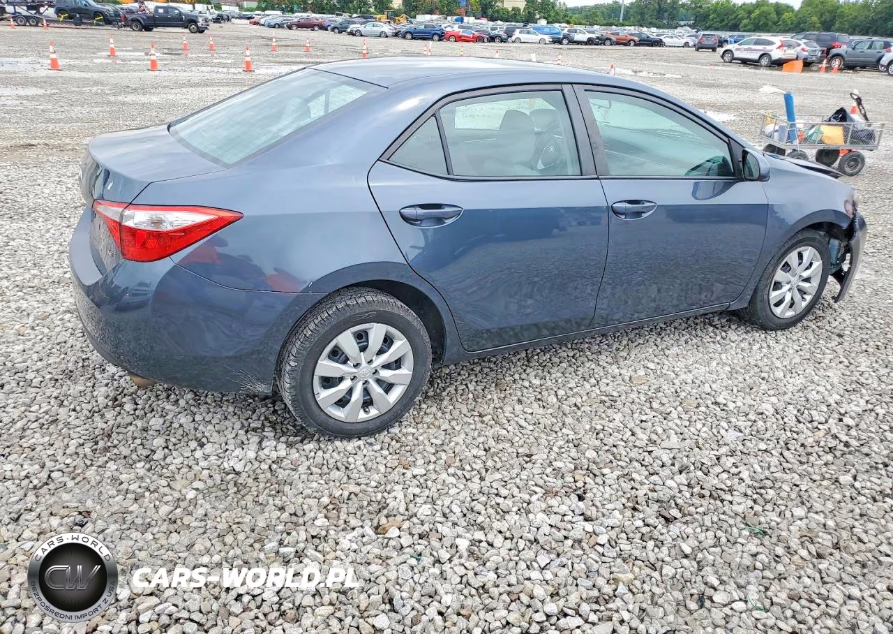 2016 Toyota Corolla Le VIN:5YFBURHE8GP521033 - 3