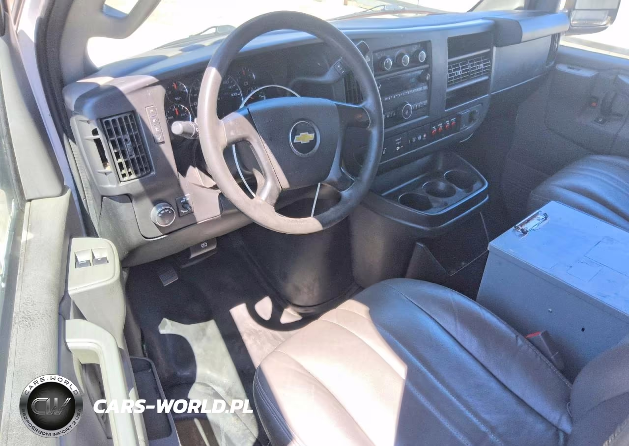 2016 Chevrolet Express VIN:1GCWGAFF9G1234617 - 8