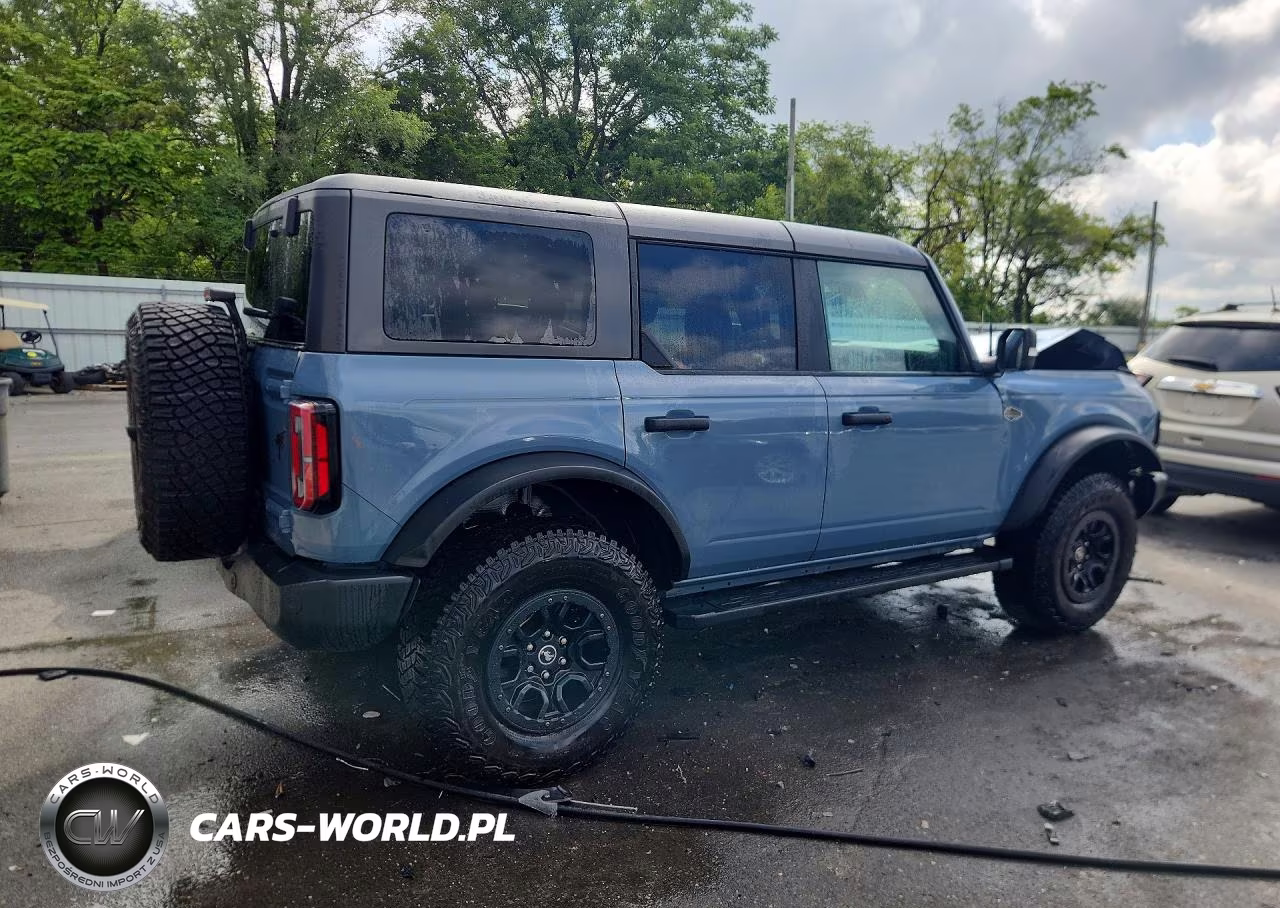 2023 Ford Bronco Base VIN:1FMEE5DP8PLB96379 - 3