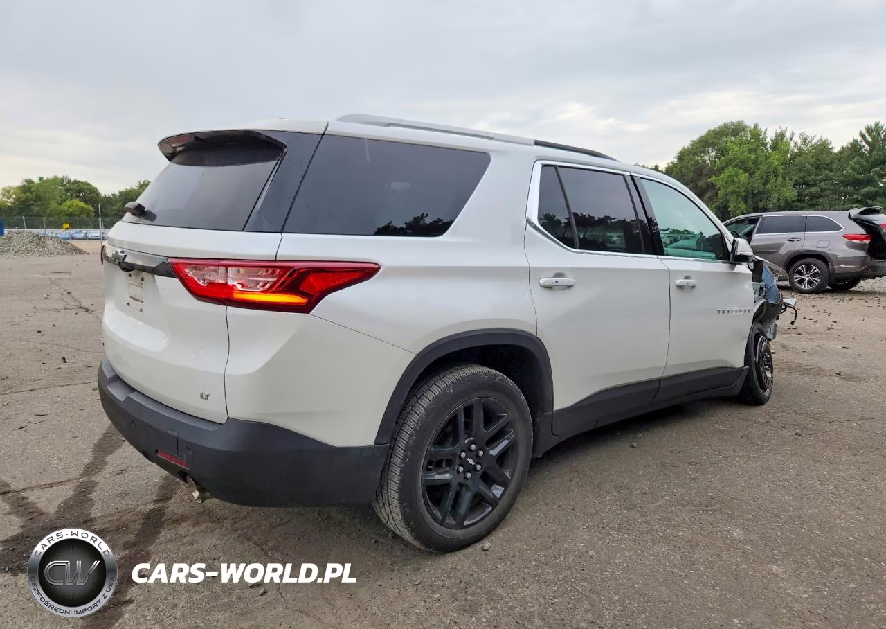 2018 Chevrolet Traverse Lt VIN:1GNEVHKW9JJ285632 - 3