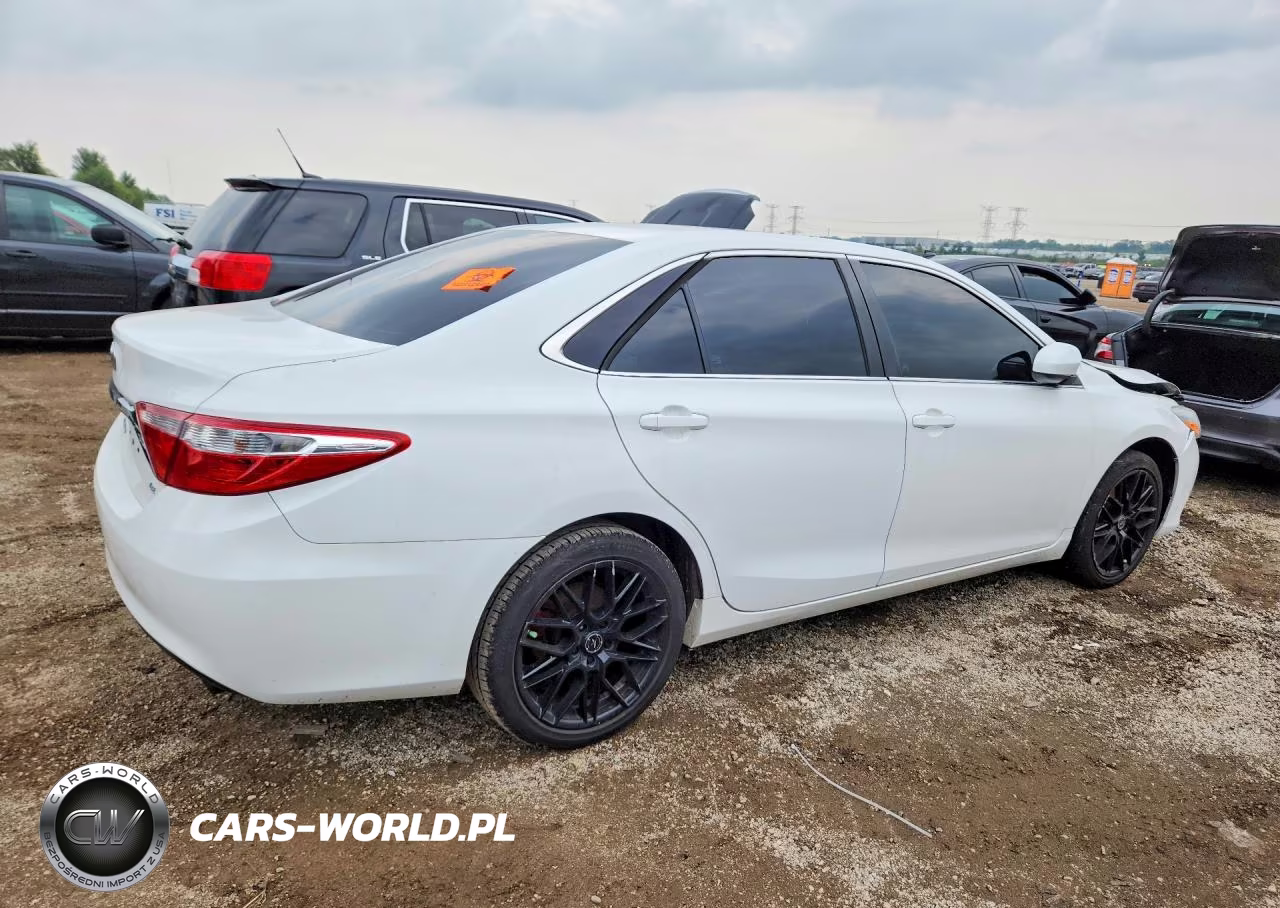 2016 Toyota Camry Le VIN:4T4BF1FK7GR538463 - 3