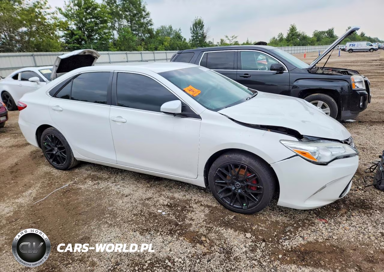 2016 Toyota Camry Le VIN:4T4BF1FK7GR538463 - 4