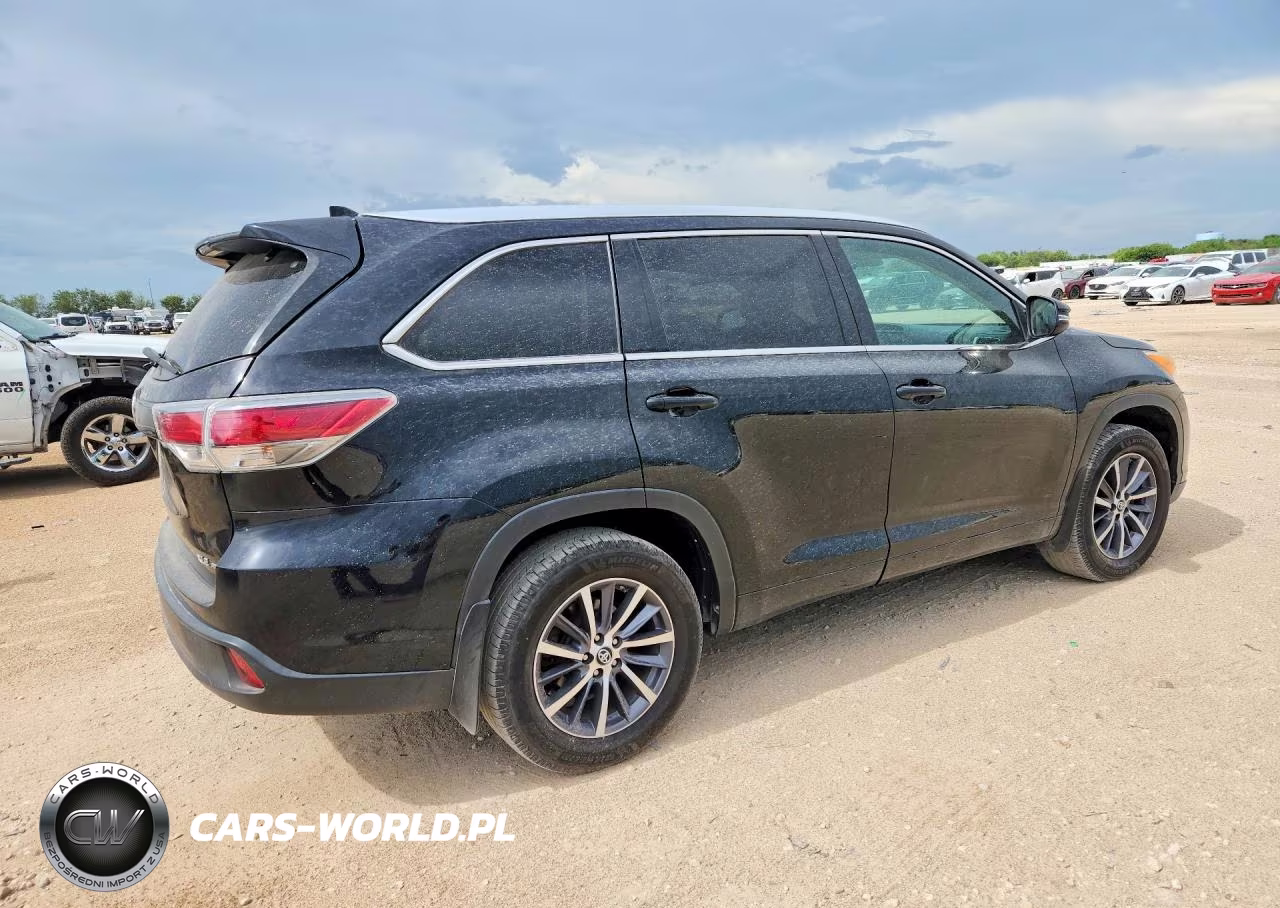 2014 Toyota Highlander Xle VIN:5TDJKRFHXES011351 - 3