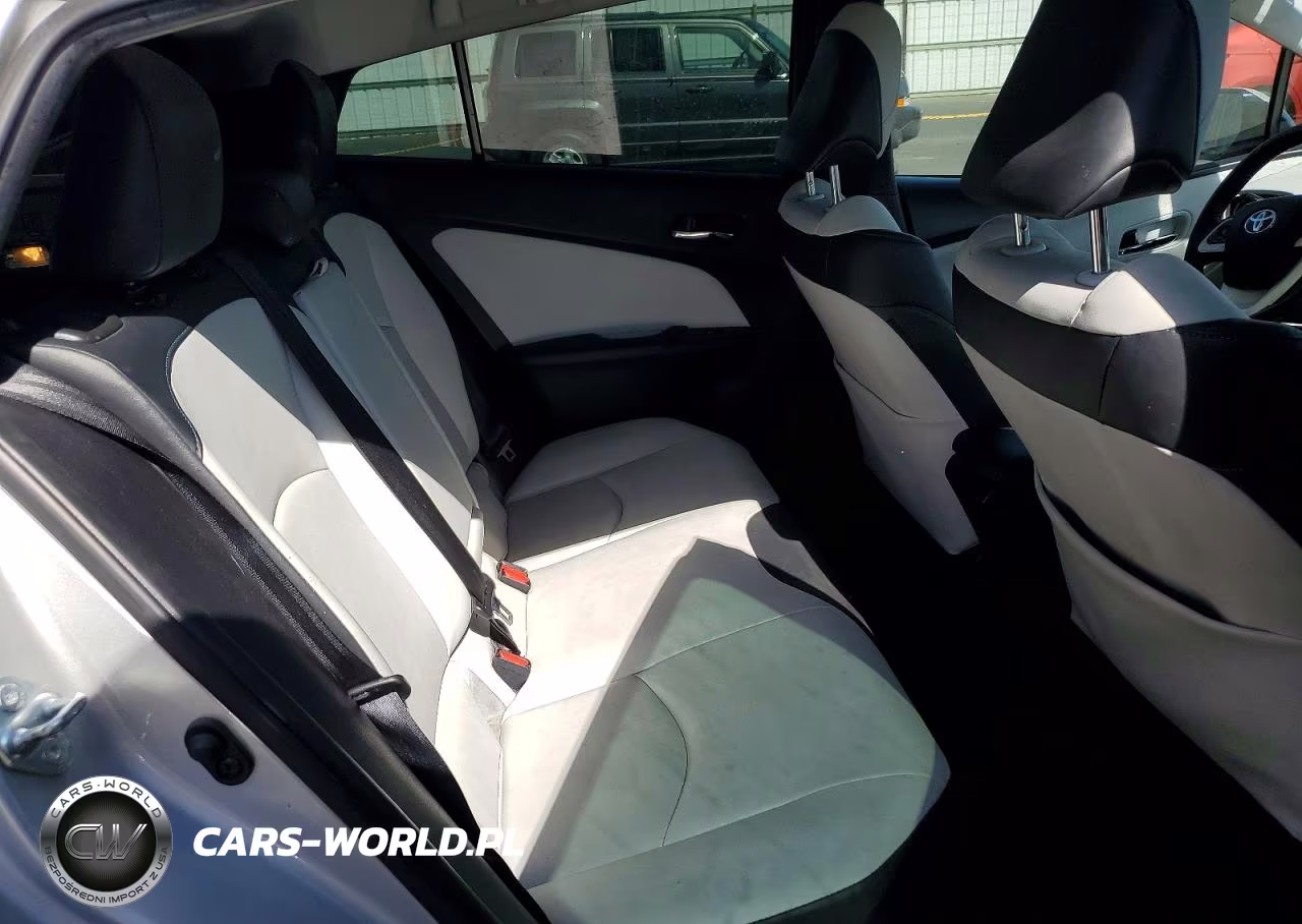 2017 Toyota Prius Four VIN:JTDKARFU2H3536656 - 10