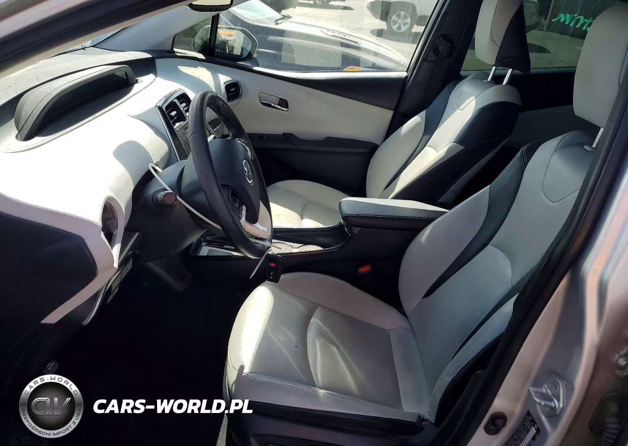 2017 Toyota Prius Four VIN:JTDKARFU2H3536656 - 7