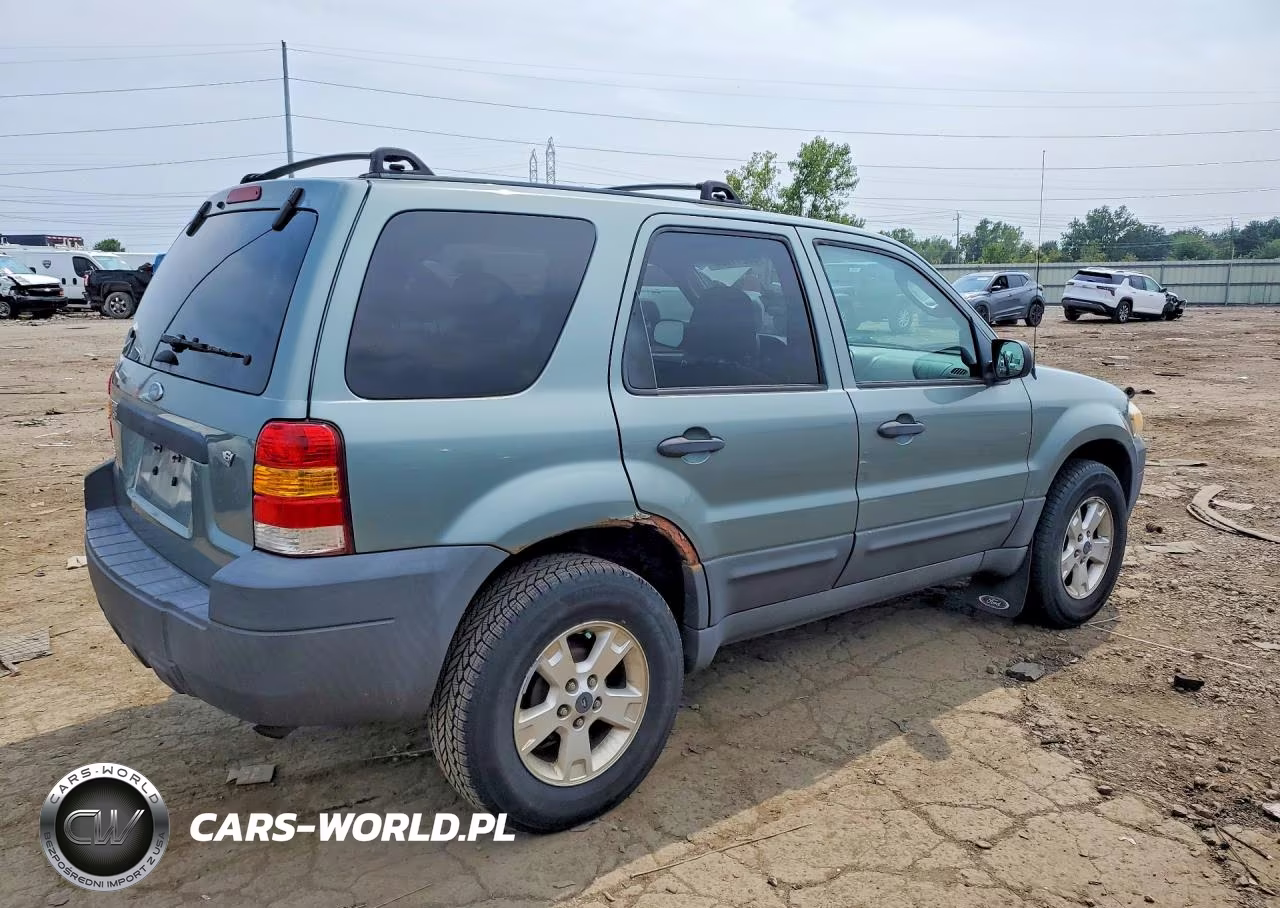 2007 Ford Escape Xlt VIN:1FMCU031X7KA97546 - 3