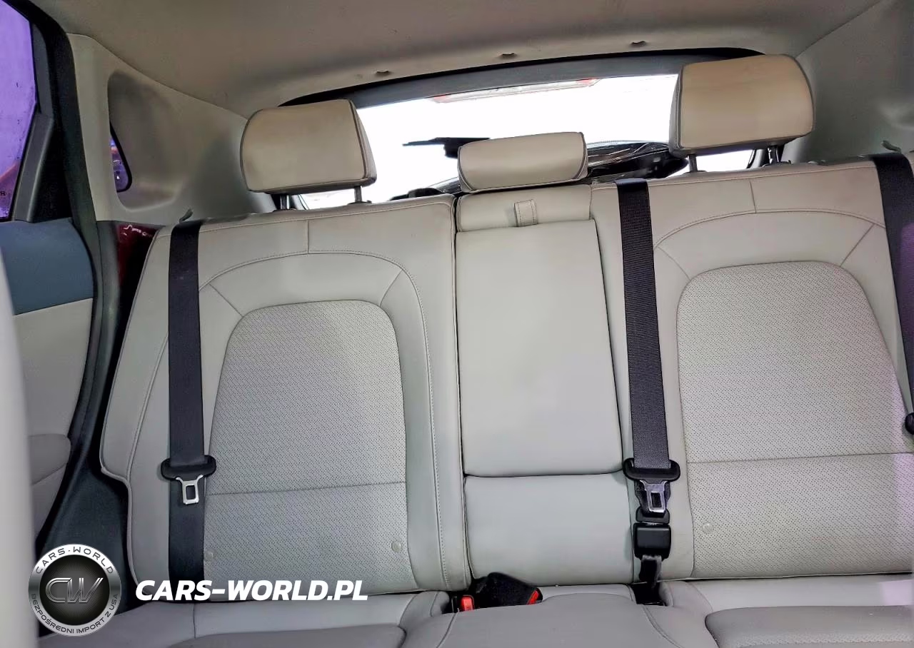 2021 Hyundai Kona Limited VIN:KM8K33AG3MU123282 - 10