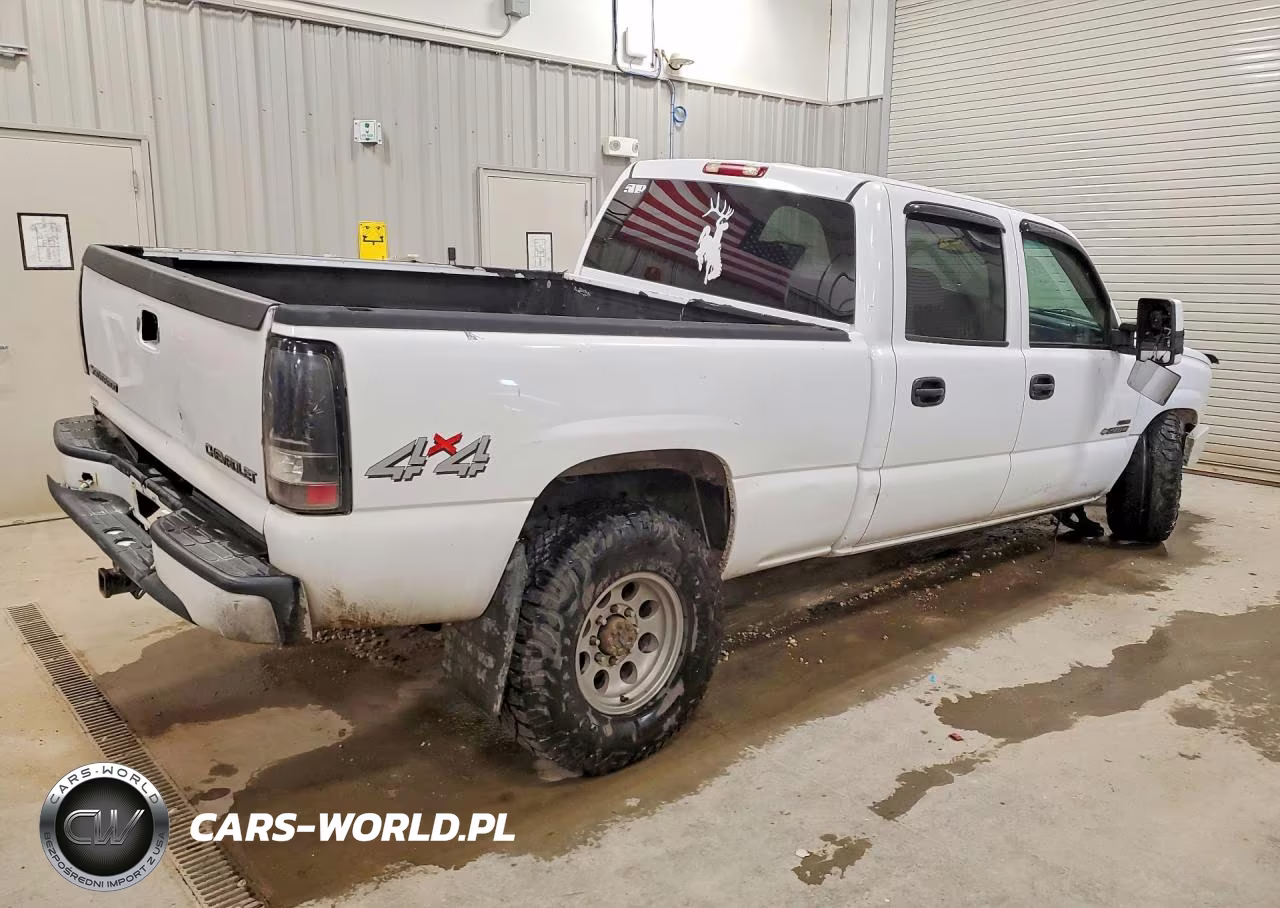 2003 Chevrolet Silverado K2500 Heavy Duty VIN:1GCHK23143F148778 - 3