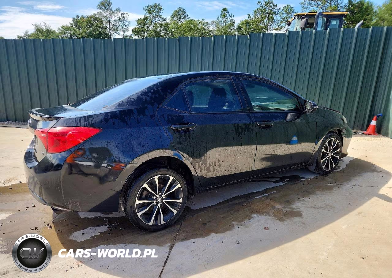 2019 Toyota Corolla Se VIN:5YFBURHE3KP923552 - 3