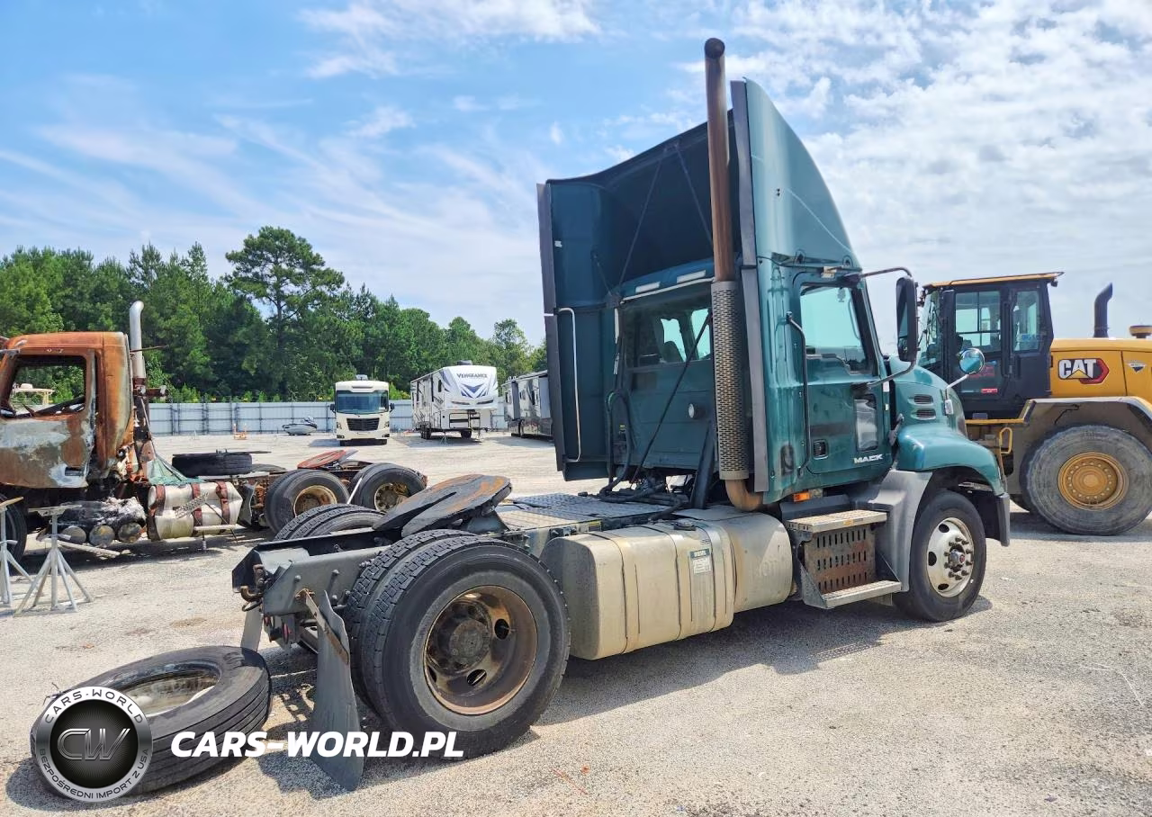 2016 Mack Cxu612 Semi Truck VIN:1M1AW01X8GM008526 - 3