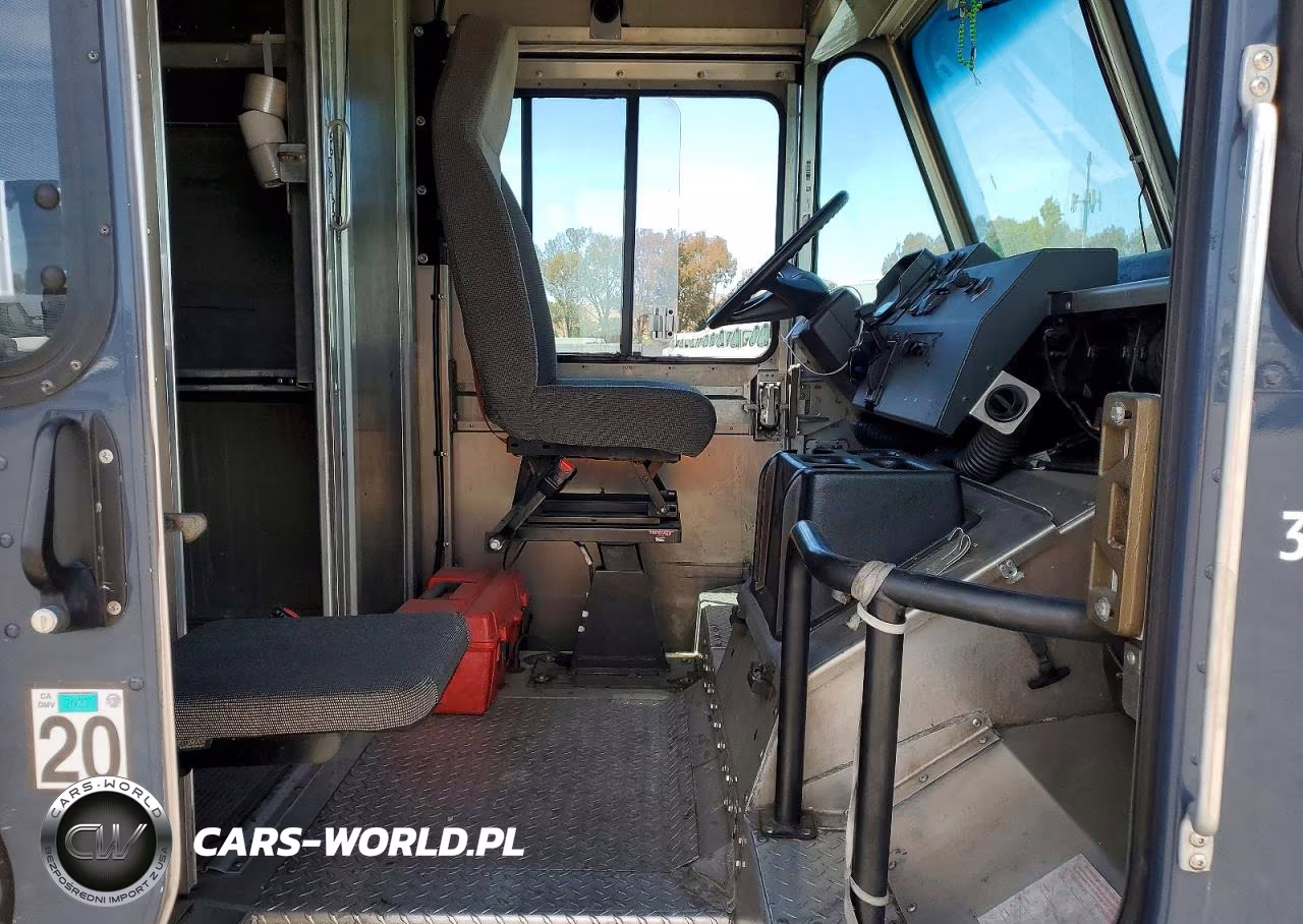 2020 Freightliner Chassis M Line Walk-In Van VIN:4UZAC2EA6LCMH7759 - 11