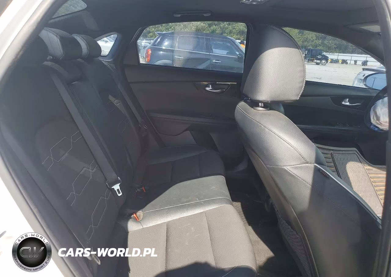 2021 Kia Forte Gt Line VIN:3KPF34AD8ME310288 - 10
