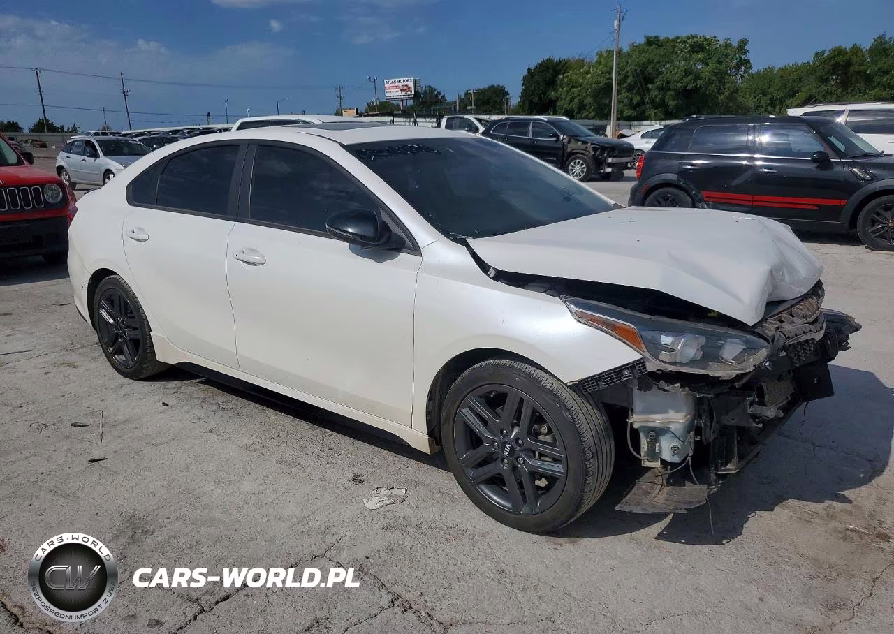 2021 Kia Forte Gt Line VIN:3KPF34AD8ME310288 - 4