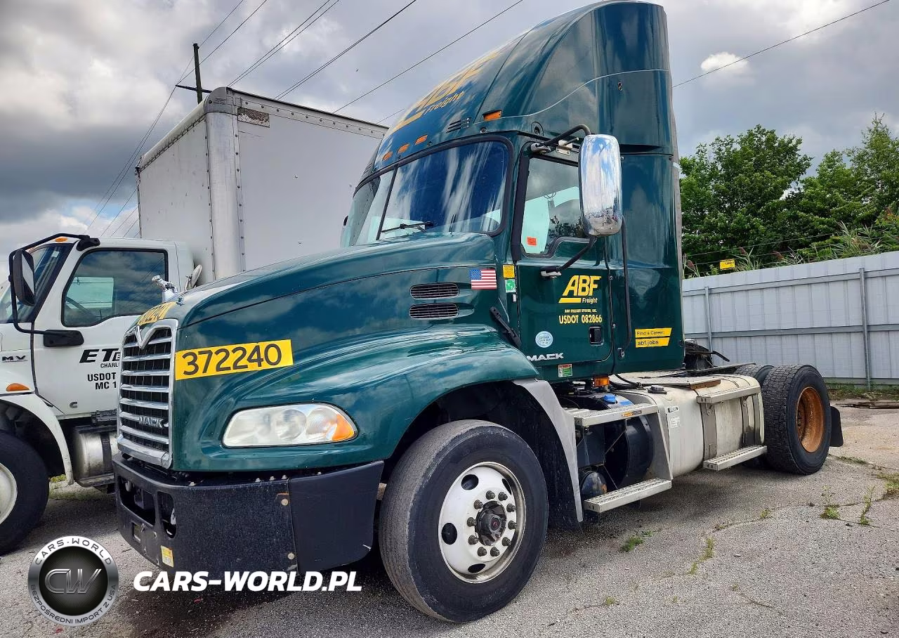 2018 Mack Cxu612 Semi Truck VIN:1M1AW01X2JM010571 - 1