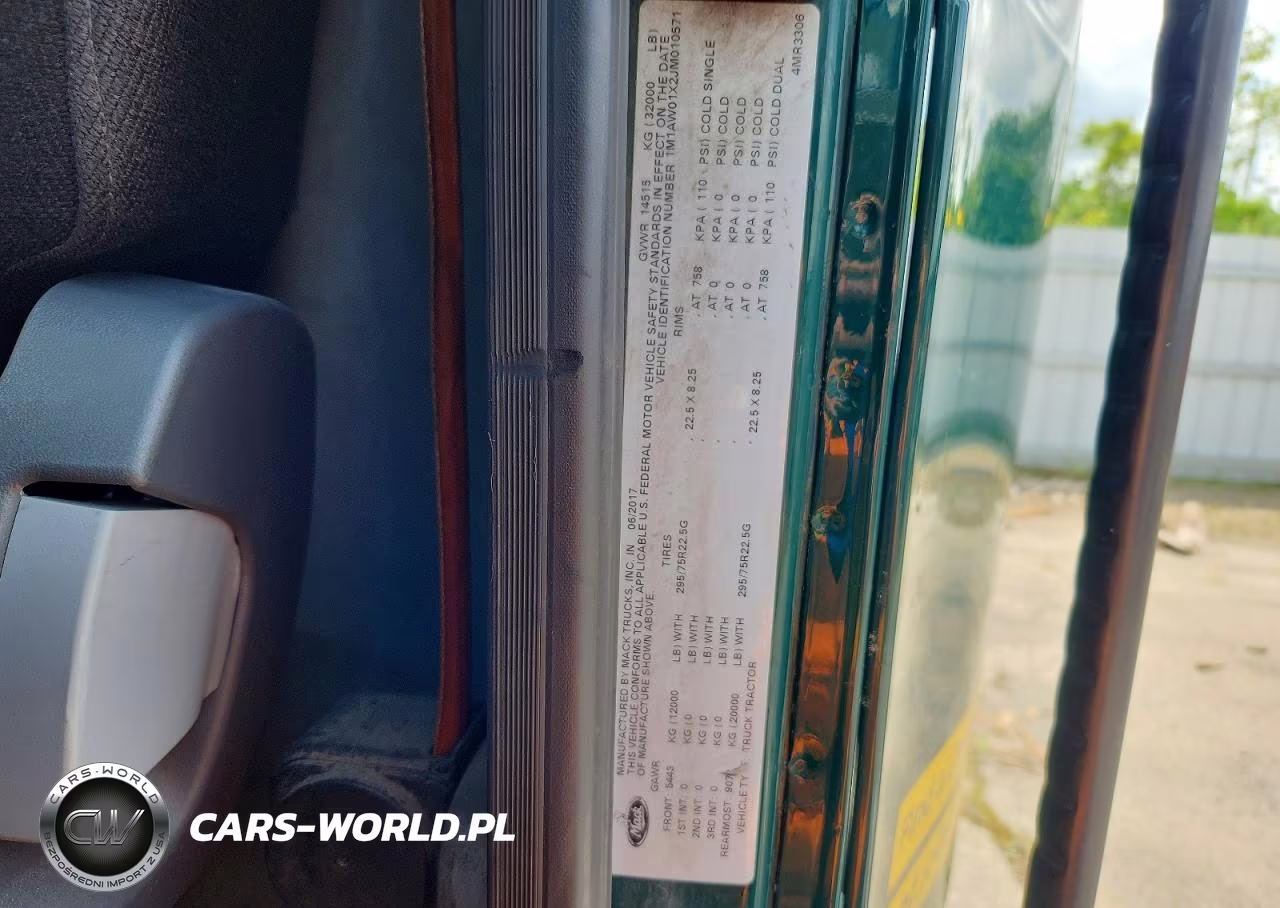 2018 Mack Cxu612 Semi Truck VIN:1M1AW01X2JM010571 - 12