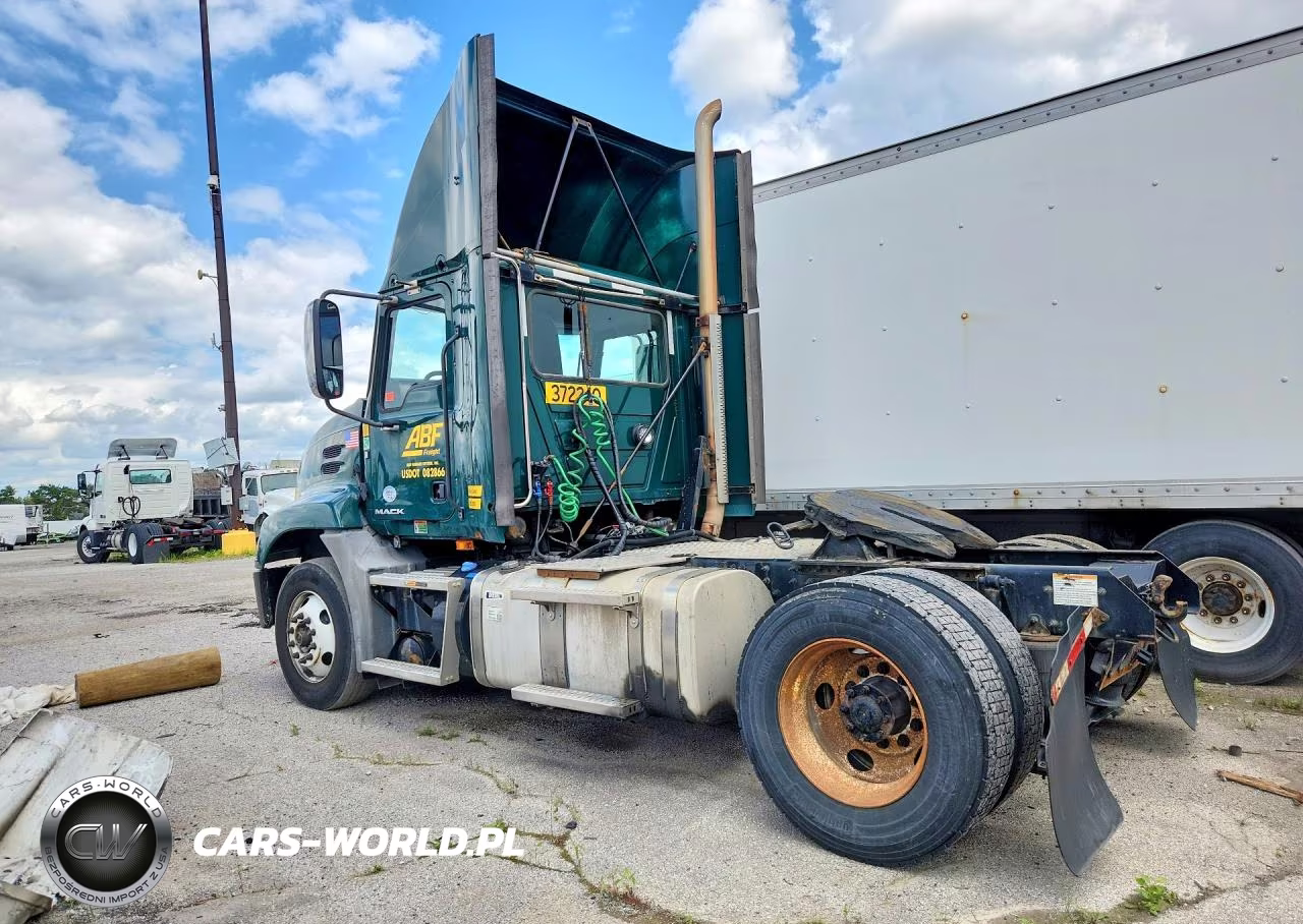 2018 Mack Cxu612 Semi Truck VIN:1M1AW01X2JM010571 - 2
