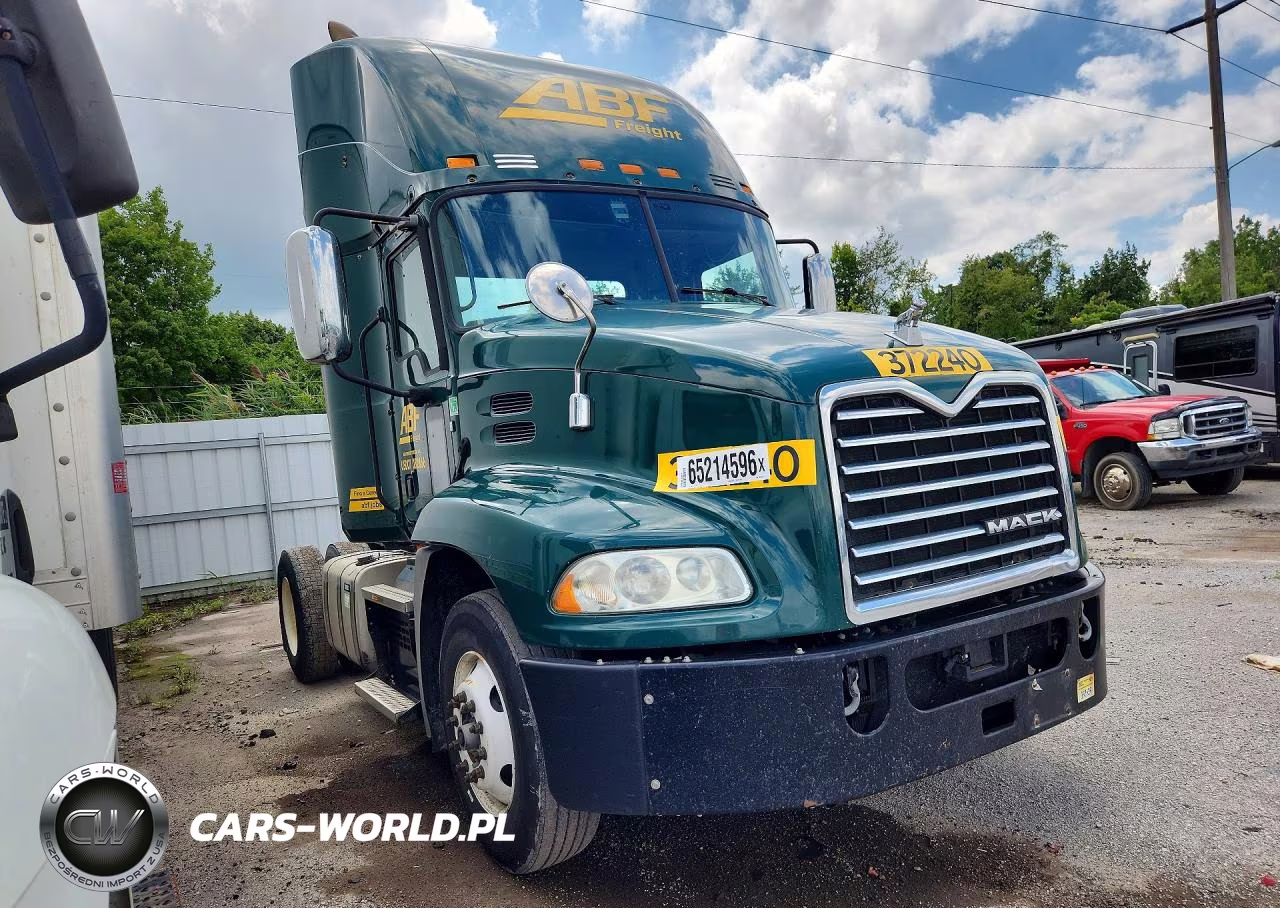 2018 Mack Cxu612 Semi Truck VIN:1M1AW01X2JM010571 - 4