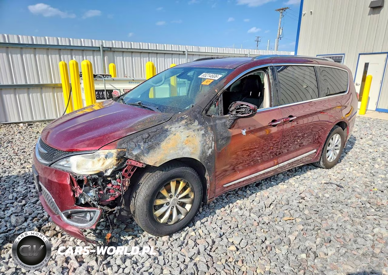 2018 Chrysler Pacifica Touring L Plus – zdjęcie 1 z 12