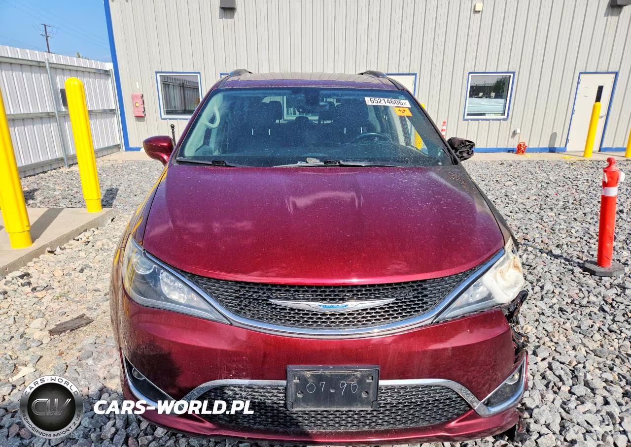 2018 Chrysler Pacifica Touring L Plus VIN:2C4RC1EG6JR230790 - 5