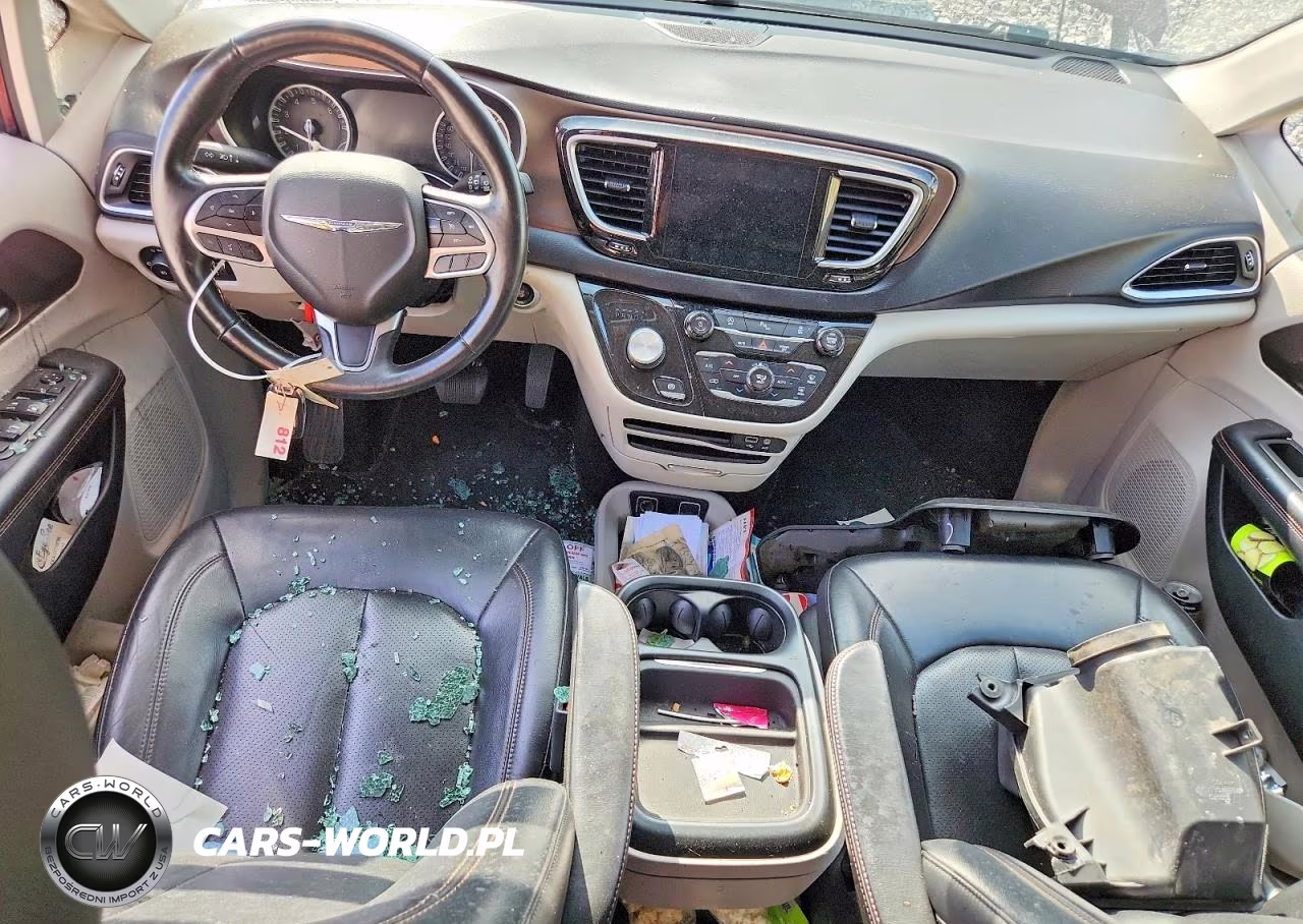 2018 Chrysler Pacifica Touring L Plus VIN:2C4RC1EG6JR230790 - 8