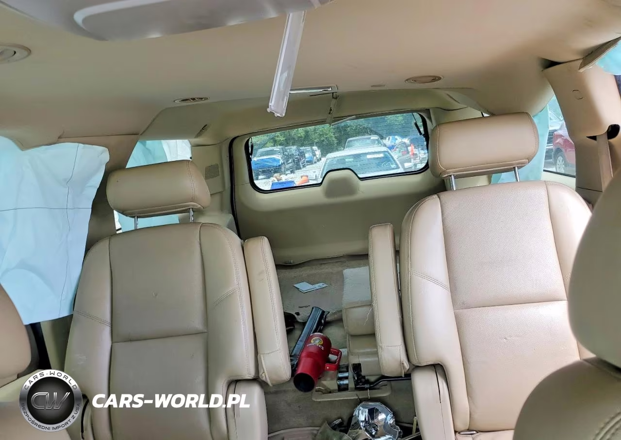 2010 Chevrolet Suburban C1500 Ltz VIN:1GNUCKE04AR281933 - 10