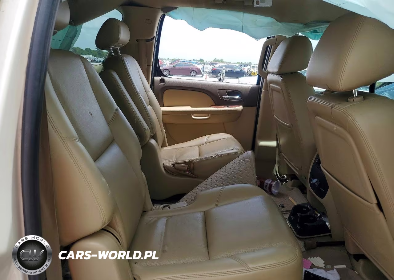 2010 Chevrolet Suburban C1500 Ltz VIN:1GNUCKE04AR281933 - 11