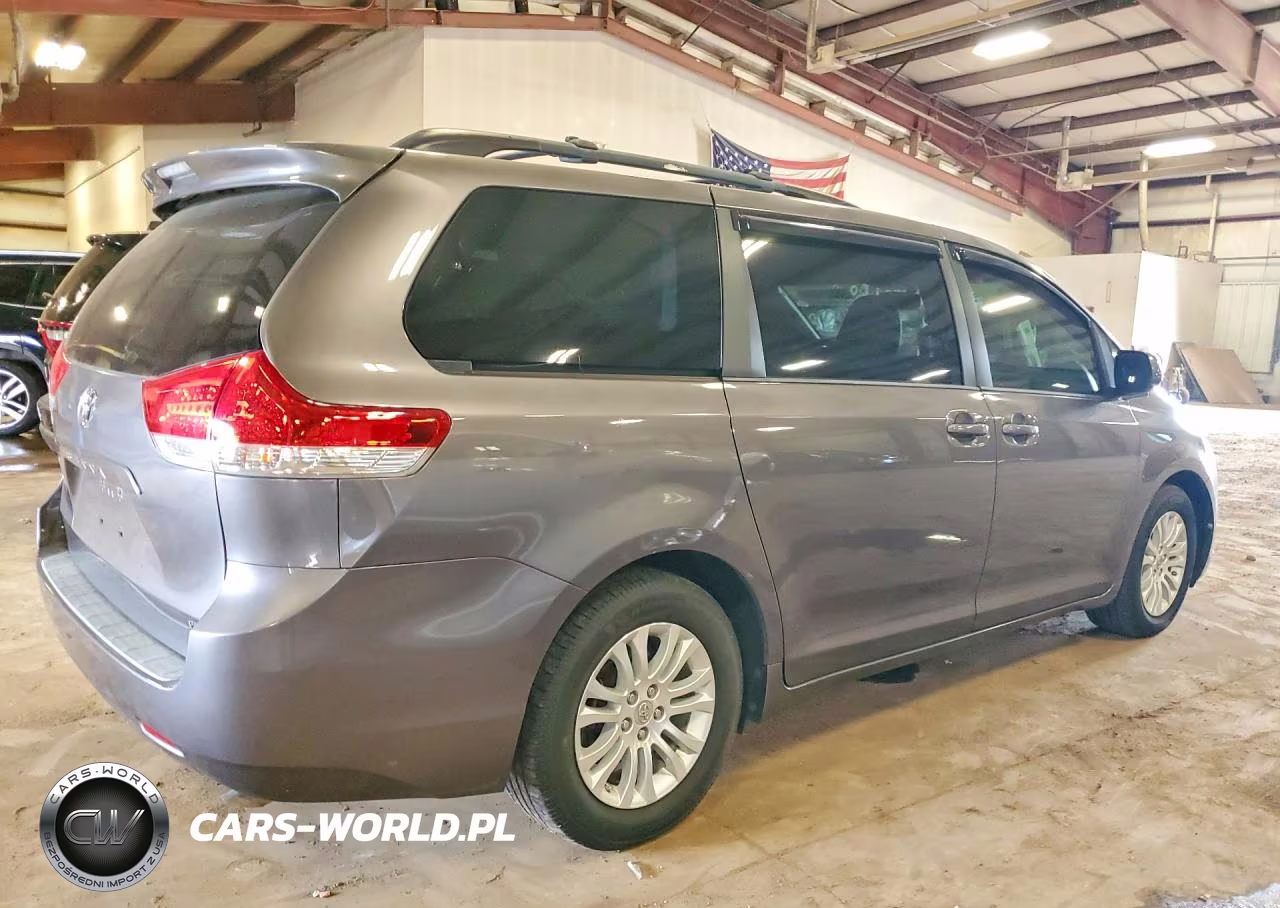 2014 Toyota Sienna Xle 8-Passenger VIN:5TDYK3DC5ES490541 - 3