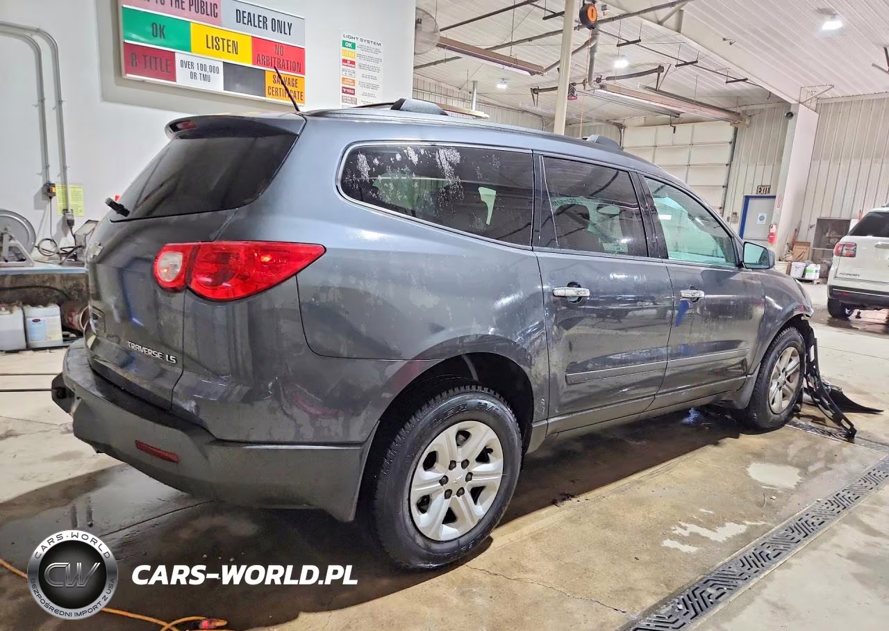 2011 Chevrolet Traverse Ls VIN:1GNKVEEDXBJ333264 - 3