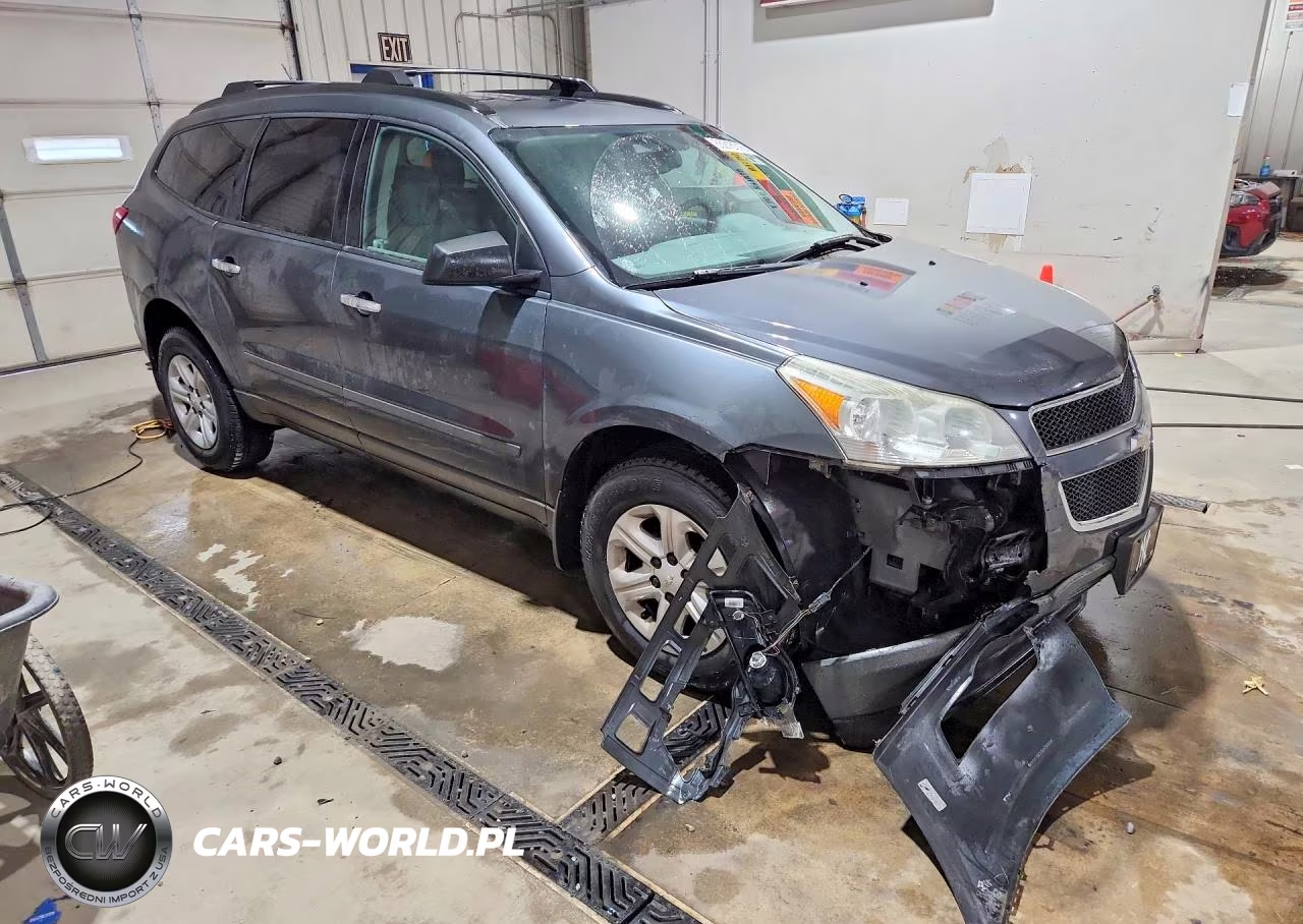 2011 Chevrolet Traverse Ls VIN:1GNKVEEDXBJ333264 - 4
